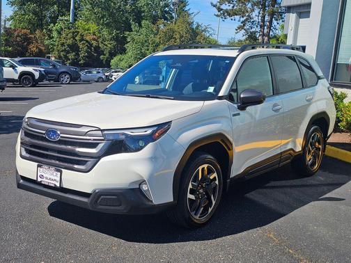 Crystal White Pearl 2025 Subaru Forester Hybrid Premium