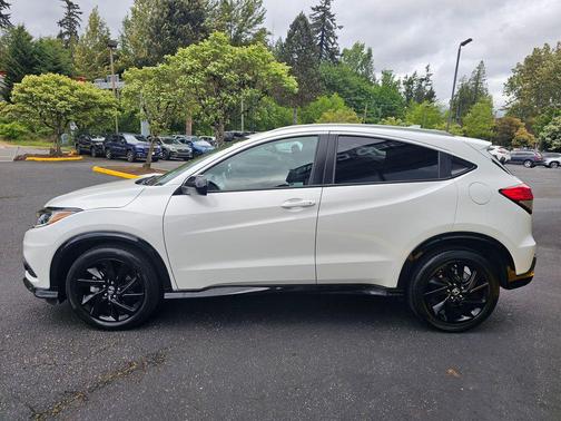 Platinum White Pearl 2022 Honda HR-V AWD Sport