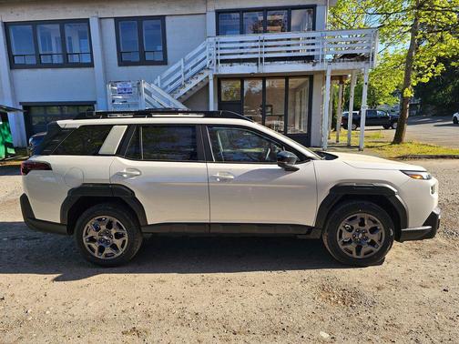 Crystal White Pearl 2026 Subaru Outback Premium