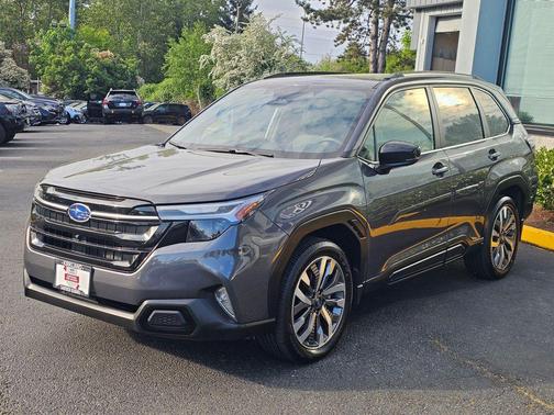 Magnetite Gray Metallic 2025 Subaru Forester Touring