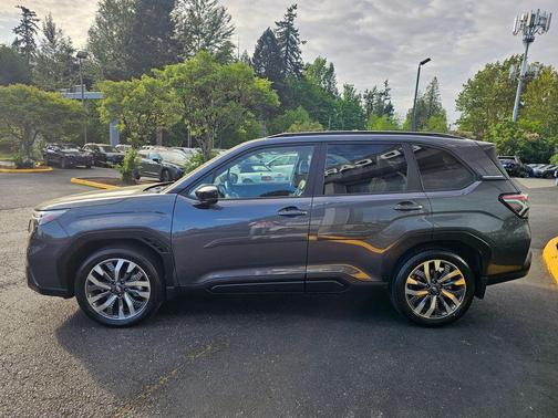 Magnetite Gray Metallic 2025 Subaru Forester Touring