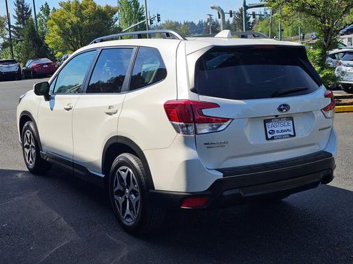 Crystal White Pearl 2023 Subaru Forester Premium