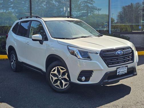 Crystal White Pearl 2023 Subaru Forester Premium