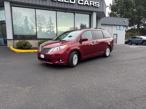 2017 Toyota Sienna XLE