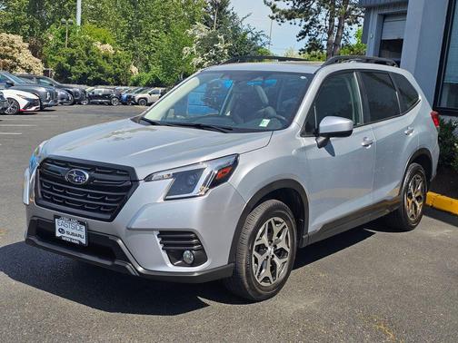 Ice Silver Metallic 2023 Subaru Forester Premium