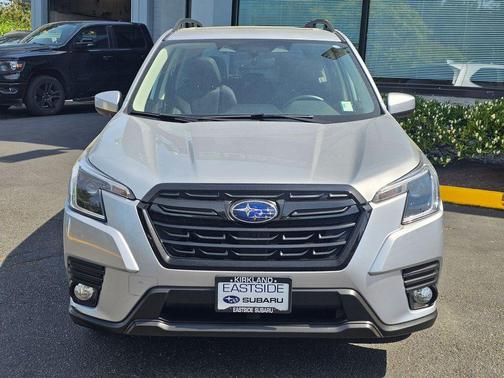 Ice Silver Metallic 2023 Subaru Forester Premium