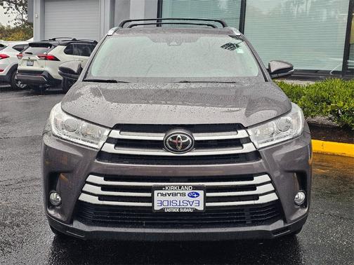 2017 Toyota Highlander SE