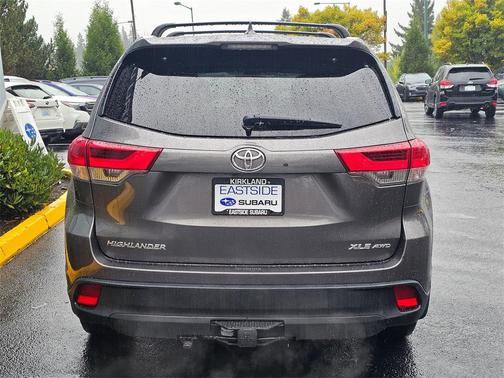 2017 Toyota Highlander SE