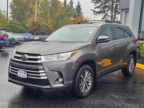 2017 Toyota Highlander SE