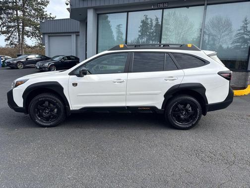 Crystal White Pearl 2025 Subaru Outback Wilderness