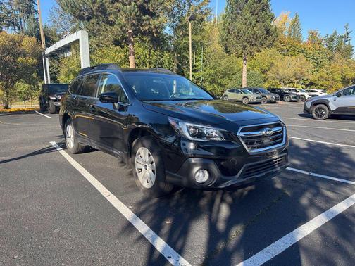 Black 2018 Subaru Outback 2.5i Premium
