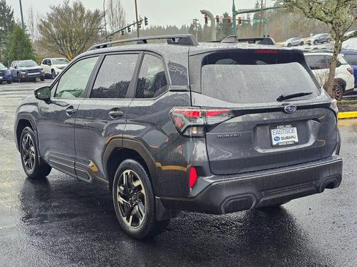 Magnetite Gray Metallic 2025 Subaru Forester Limited