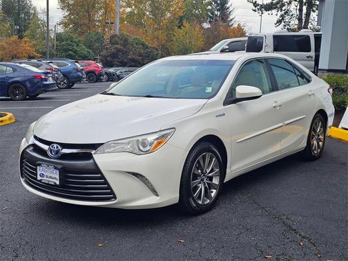 2017 Toyota Camry Hybrid XLE