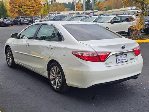 2017 Toyota Camry Hybrid XLE