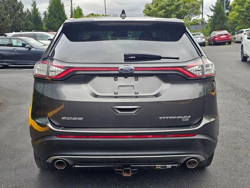 Magnetic 2017 Ford Edge Titanium