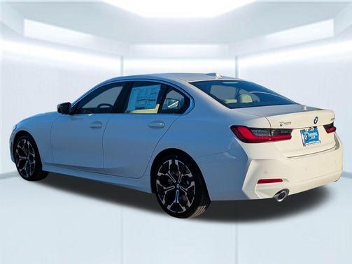 Alpine White 2026 BMW 330 330i