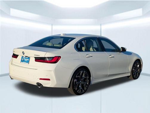 Alpine White 2026 BMW 330 330i
