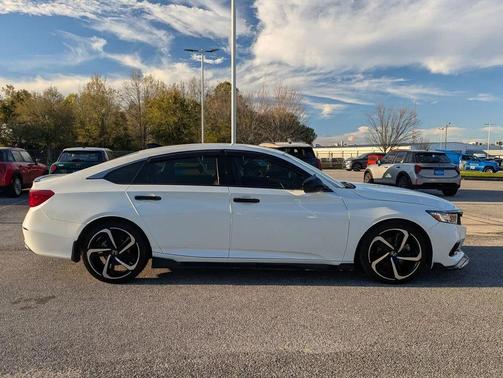 White 2022 Honda Accord Sport SE 1.5T
