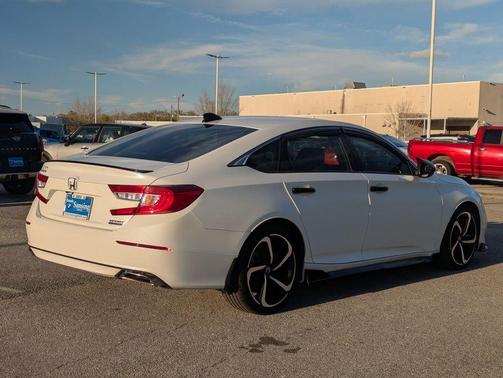 White 2022 Honda Accord Sport SE 1.5T
