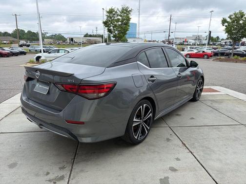 Gun Metallic/Super Black 2021 Nissan Sentra SR
