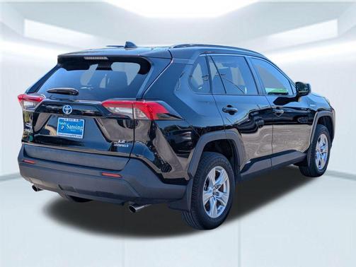 2020 Toyota RAV4 Hybrid SE