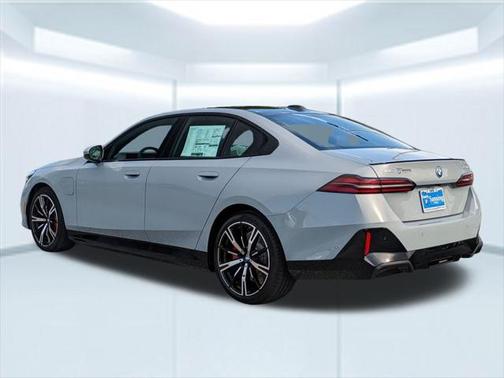2026 BMW 550e 550e xDrive