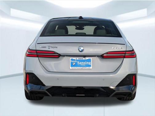2026 BMW 550e 550e xDrive