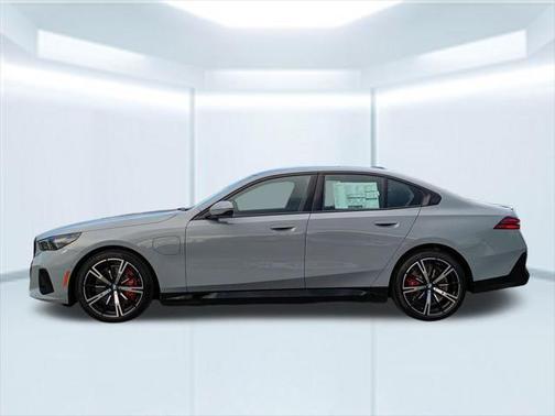 2026 BMW 550e 550e xDrive
