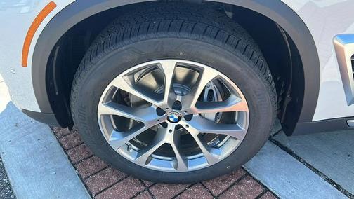 Alpine White 2026 BMW X5 xDrive40i