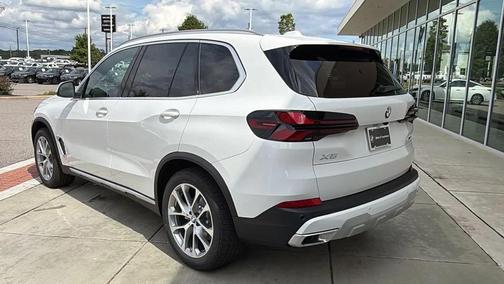 Alpine White 2026 BMW X5 sDrive40i