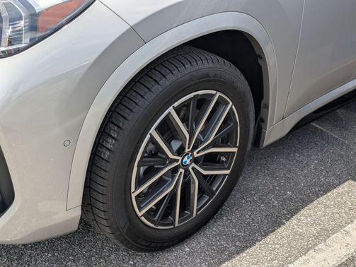 Space Silver Metallic 2025 BMW X1 xDrive28i