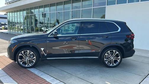 Black Sapphire Metallic 2026 BMW X5 sDrive40i
