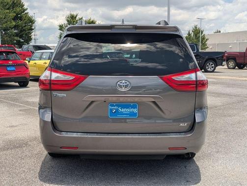 Predawn Gray Mica 2018 Toyota Sienna XLE