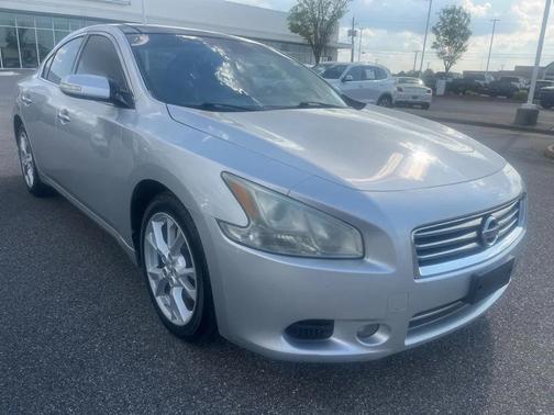 Brilliant Silver Metallic 2014 Nissan Maxima SV