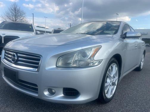 Brilliant Silver Metallic 2014 Nissan Maxima SV