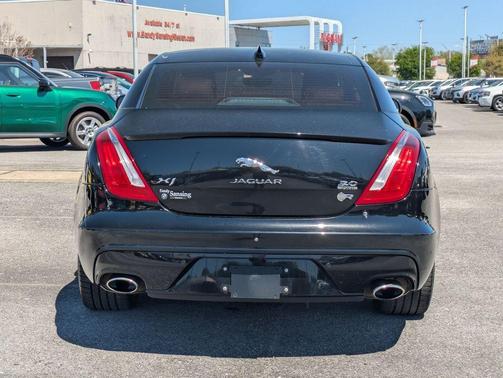 Santorini Black 2019 Jaguar XJ R-Sport