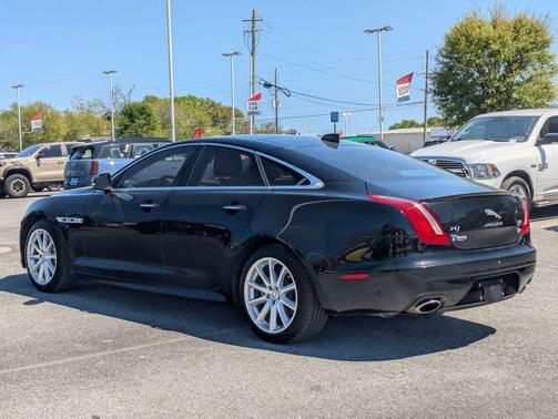 Santorini Black 2019 Jaguar XJ R-Sport