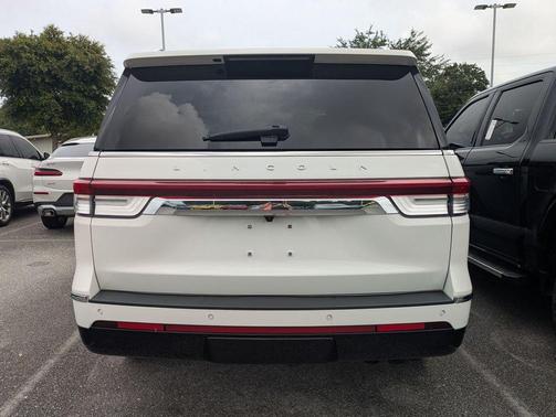 PRISTINE WHITE METALLIC 3C 2023 Lincoln Navigator Reserve