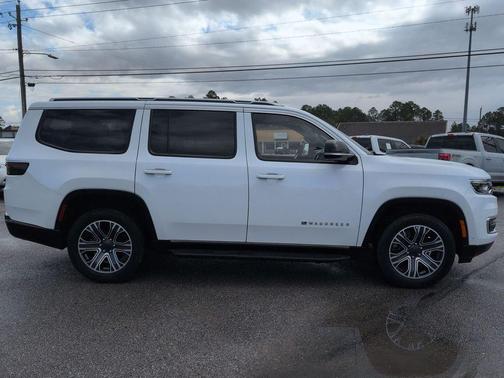 Bright White Clearcoat 2024 Jeep Wagoneer Series II 4x2