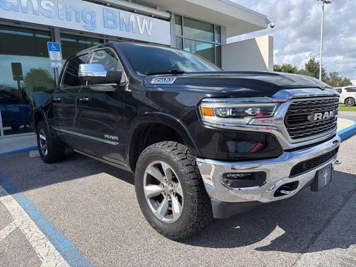Diamond Black Crystal Pearlcoat 2021 RAM 1500 Limited