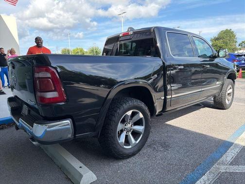 Diamond Black Crystal Pearlcoat 2021 RAM 1500 Limited