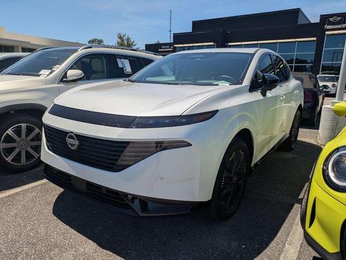 Everest White Pearl Tricoat 2025 Nissan Murano Platinum