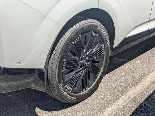 Everest White Pearl Tricoat 2025 Nissan Murano Platinum