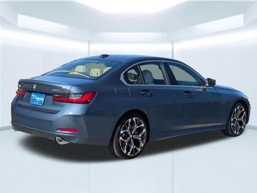 Arctic Race Blue Metallic 2026 BMW 330 330i