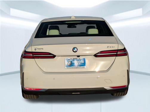 Alpine White 2026 BMW 530 530i