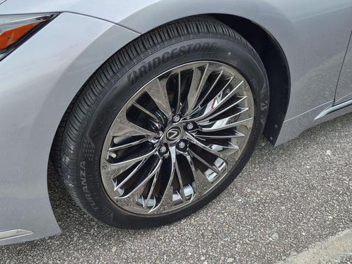 Iridium 2022 Lexus LS 500 Base