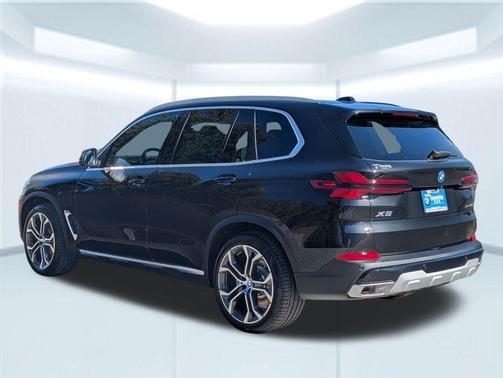 Black Sapphire Metallic 2026 BMW X5 PHEV xDrive50e