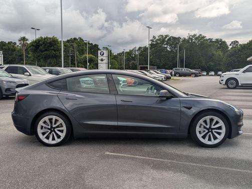 Midnight Silver Metallic 2023 Tesla Model 3 Standard Range