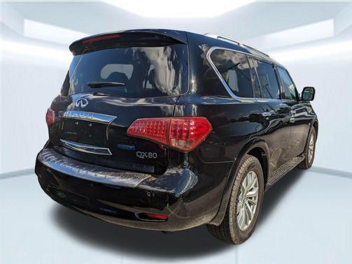 2017 INFINITI QX80 Base