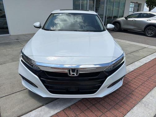Platinum White Pearl 2018 Honda Accord EX-L